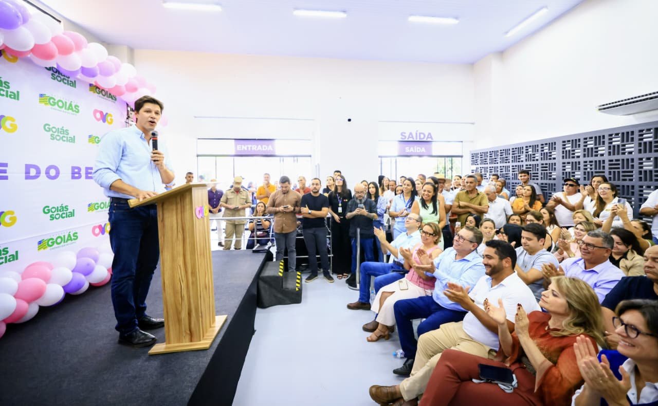 Daniel Vilela entrega Restaurante do Bem em Uruaçu