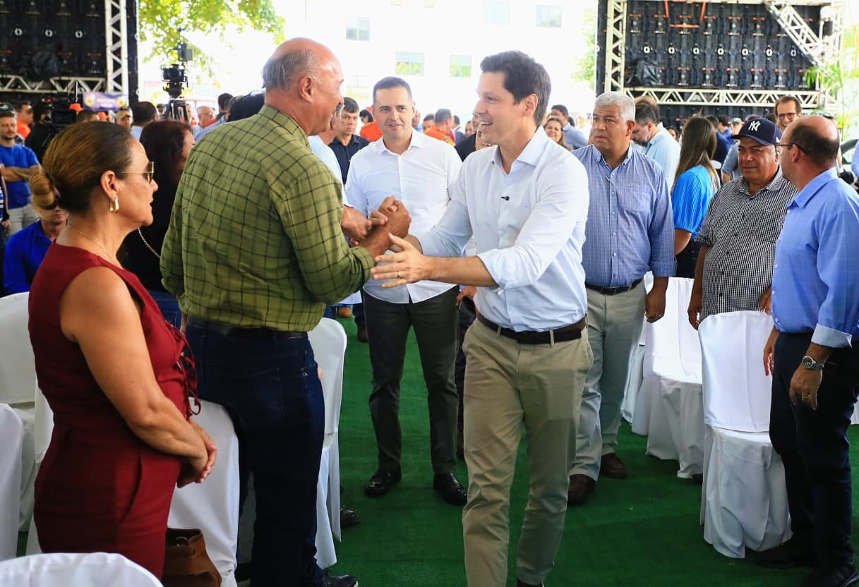 Daniel Vilela entrega veículos do Goiás do Crescimento a 56 municípios goianos