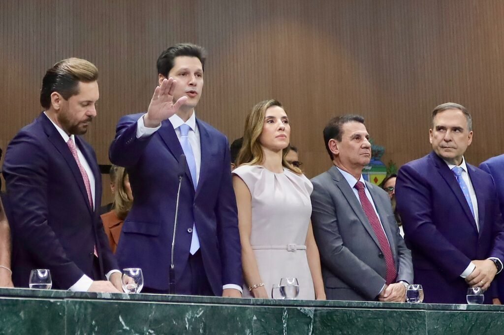 Daniel Vilela toma posse como governador de Goiás em cerimônia na Assembleia