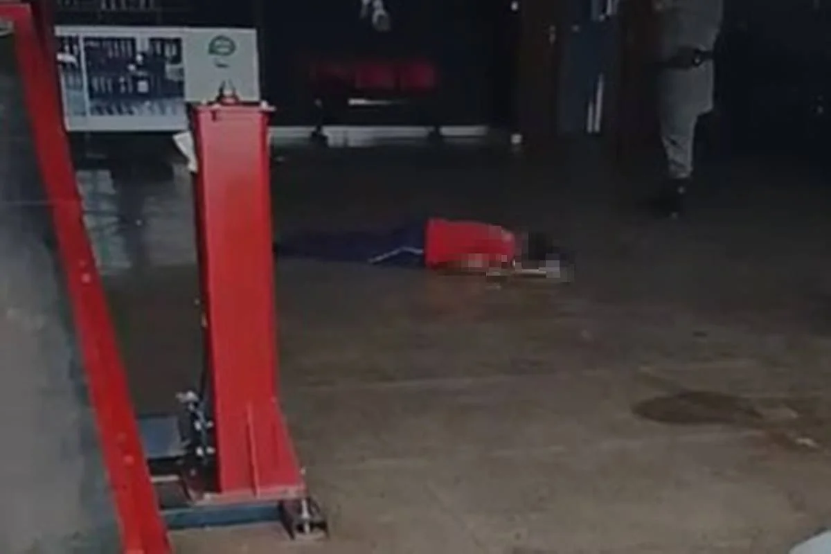 Coloca ele de Joelho e atira na cabeça ; Homem morto dentro oficina, teve morte encomendada por sobrinho ; informou polícia civil