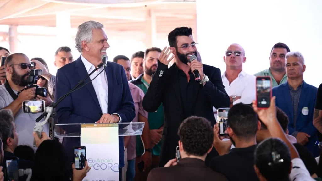 Acompanhado de Gusttavo Lima, Caiado vistoria detalhes finais das obras no Autódromo de Goiânia