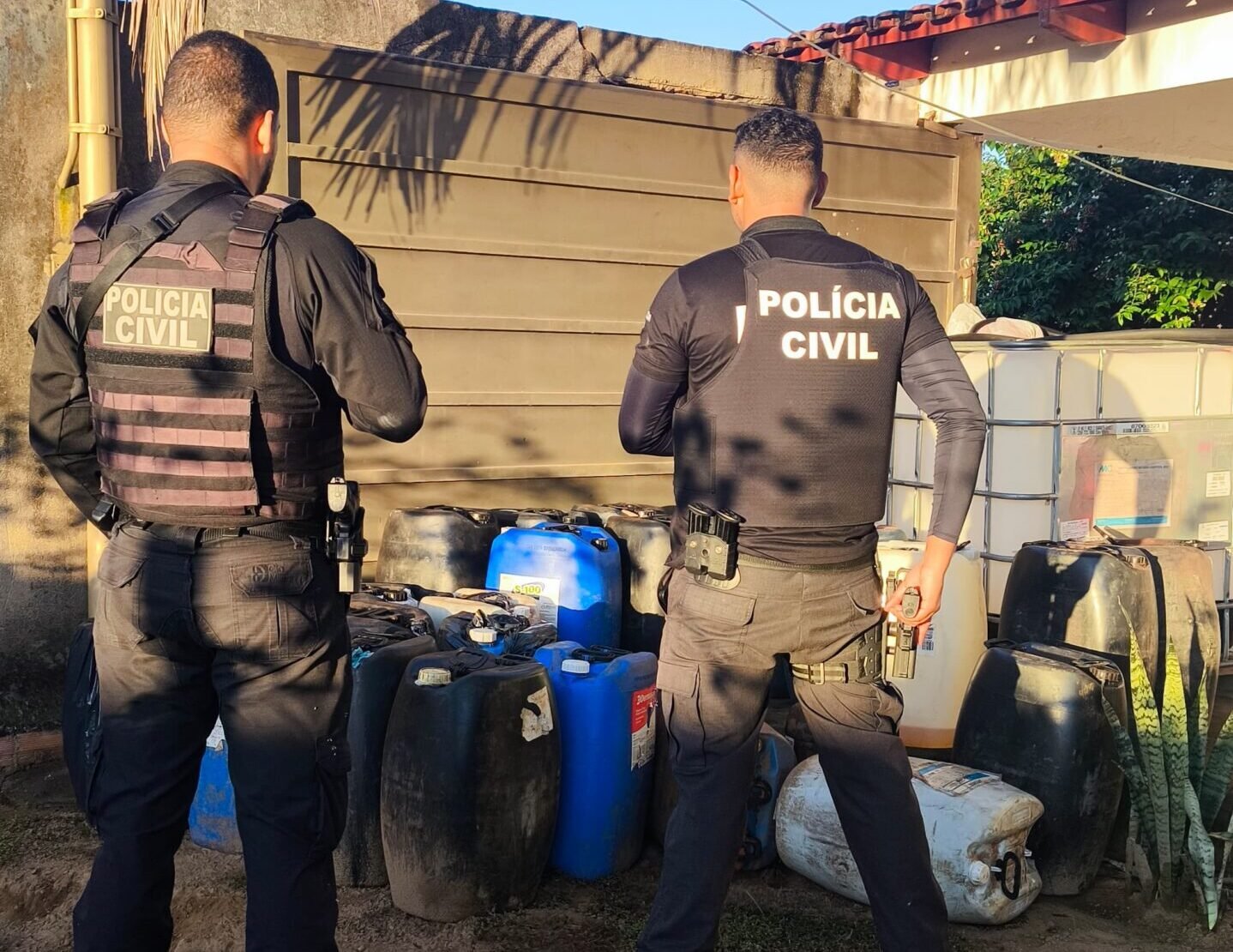 Polícia cumpre mais de 60 mandados contra grupo ligado ao tráfico de drogas em Goiás