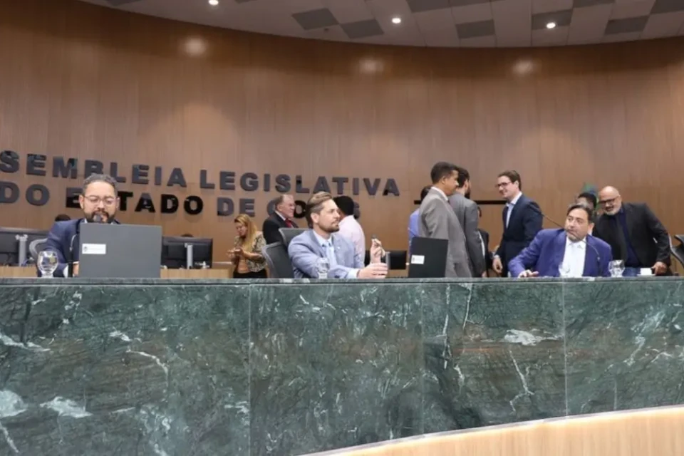 Servidores públicos de Goiás podem ter reajuste salarial de 4,26% em 2026; veja detalhes