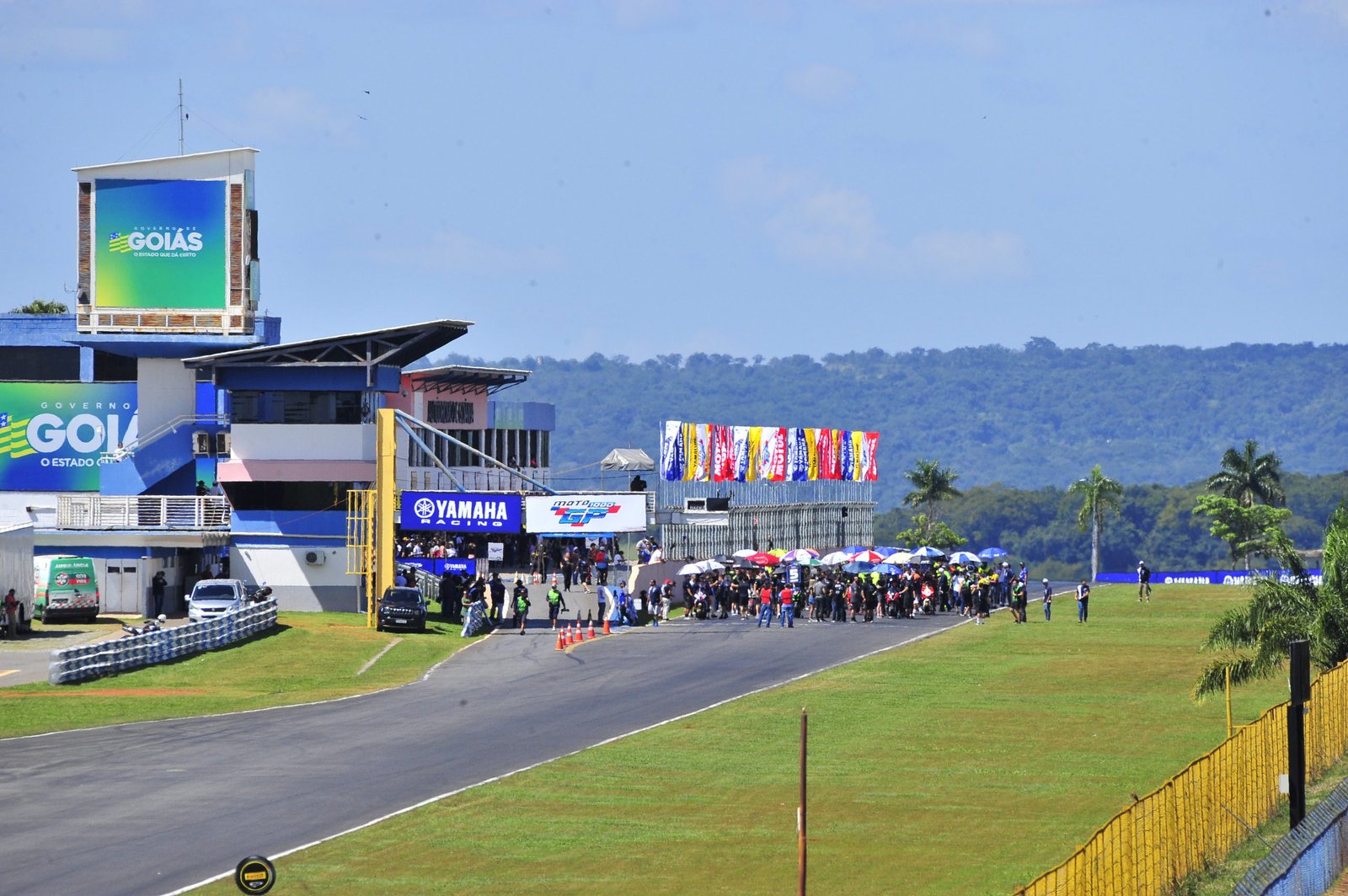 Daniel Vilela assina ordem de serviço para construção de centro aquático no Autódromo de Goiânia