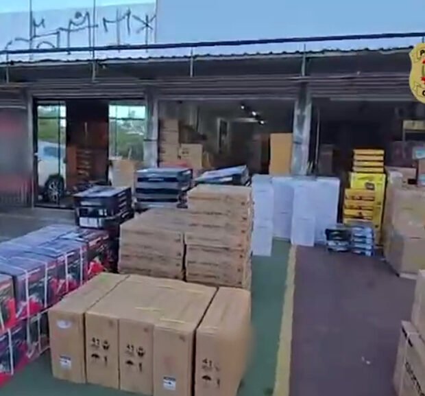 Operação da PCDF mira esquema de fraude contra empresas e apreende caminhões de mercadorias