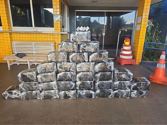 Motorista nervoso é flagrado com 352 kg de cocaína e “rebite” em Goiás