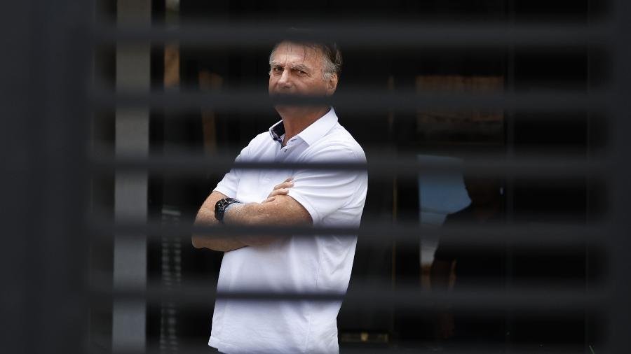 Bolsonaro completa um mês em casa com filmes