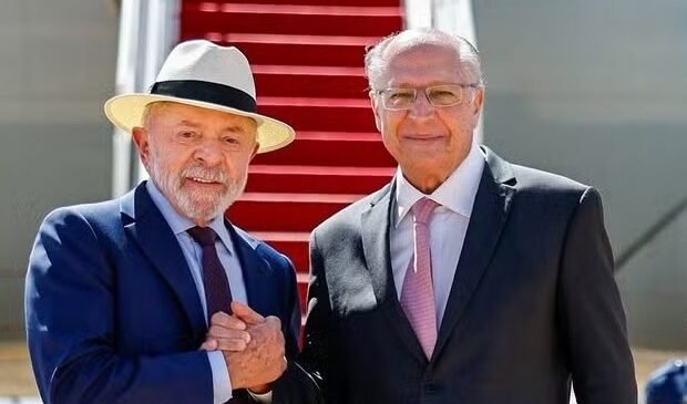 Lula chega à Casa Branca para encontro com Trump
