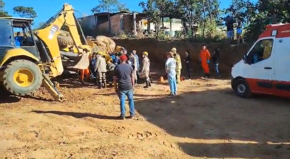 Profissional tem pernas esmagadas por retroescavadeira enquanto trabalhava no Entorno