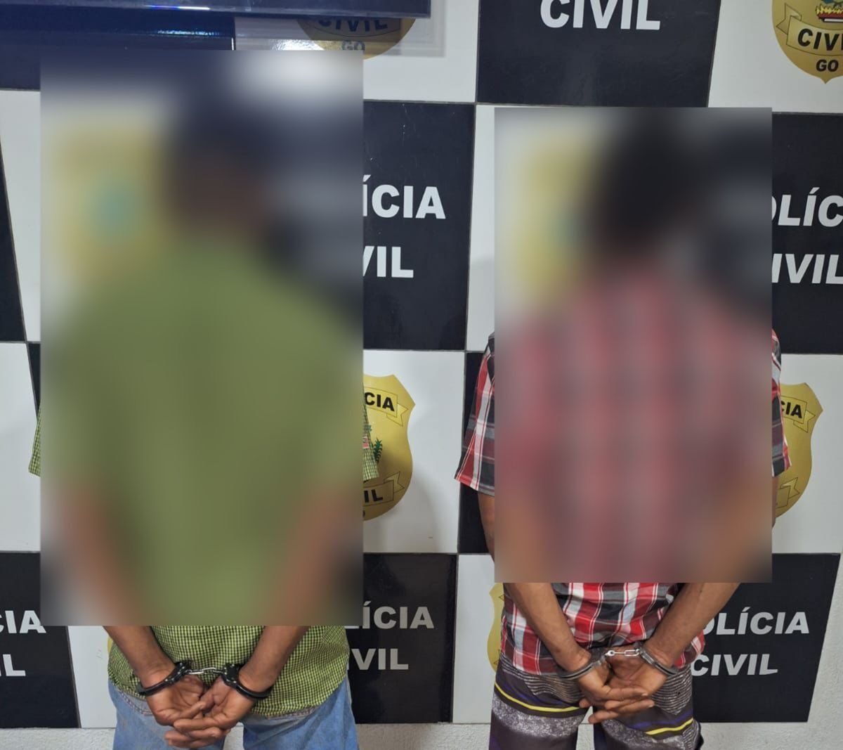 Bandidos burros furtam três cavalos de fazenda e são presos durante desfile com animais furtados em festa no centro da cidade em Cristalina; só em Goiás. Veja