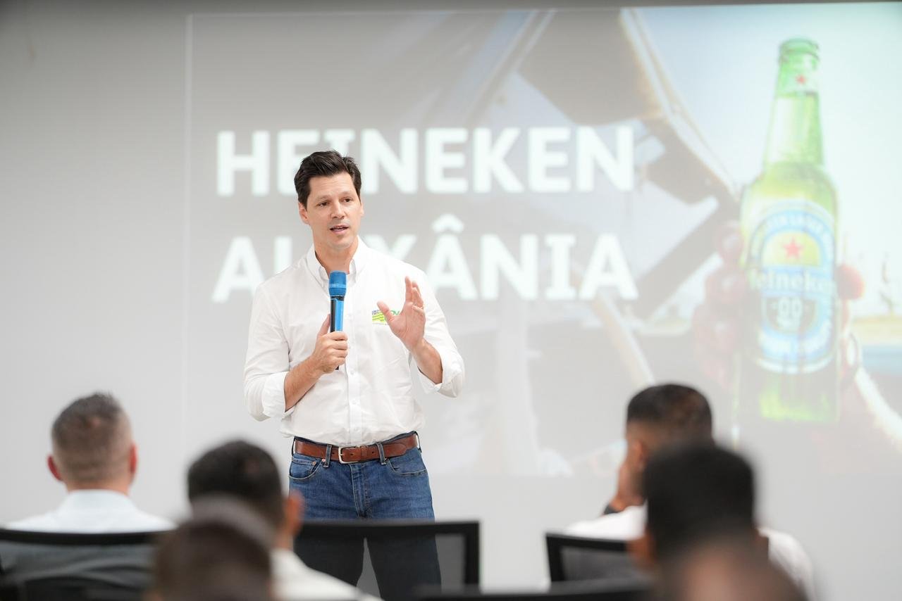 “Investimentos simbolizam mais oportunidades para os goianos”, diz Vilela em visita à fábrica do Grupo Heineken