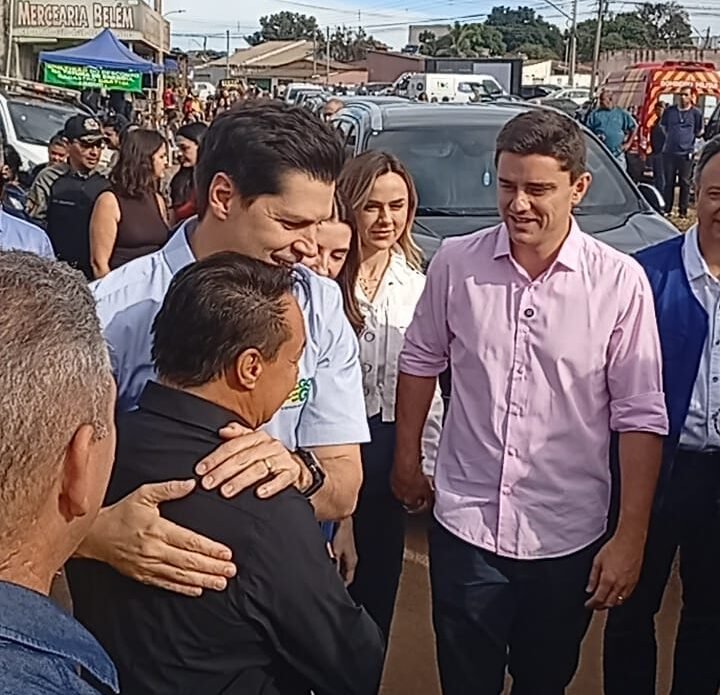 Ao Lado do Prefeito Diego sorgato, Daniel Vilela chega para abrir o programa Goiás Social em Luziânia