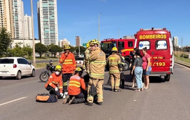 Duas pessoas ficam feridas após queda de motocicleta na marginal da EPTG