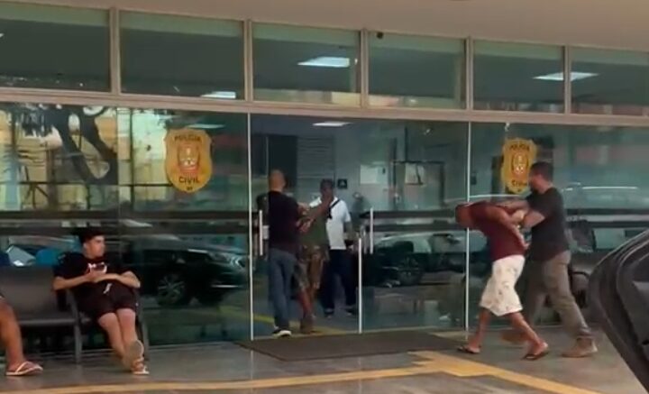 Traficante preso em ceilândia utilizada caixa da caesb para guardar drogas ; veja